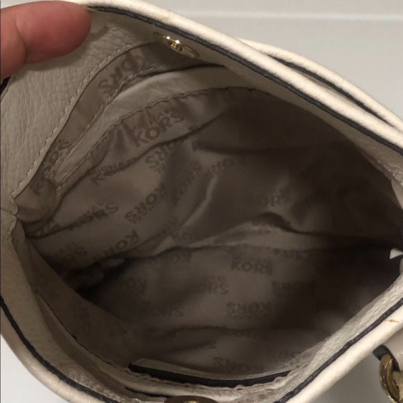 MICHAEL KORS Authentic White Crossbody - Picture 7 of 8